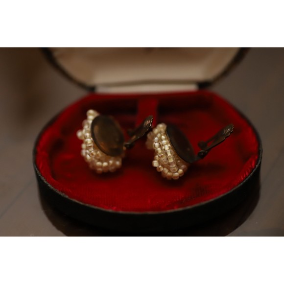 Midcentury, Vintage Twisted Bead Clip Earrings - Picture 4 of 5